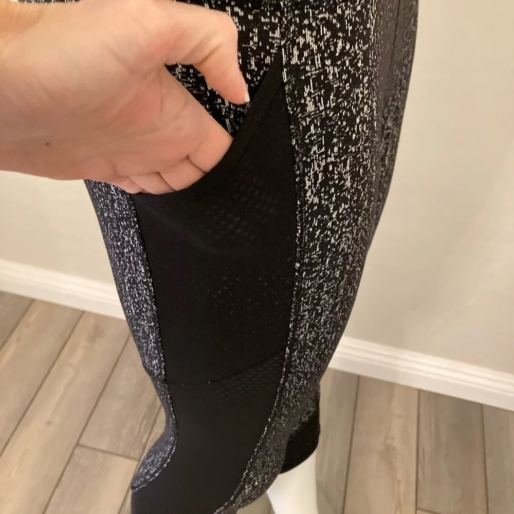 Lululemon Fit Physique Cropped Jacquard Mesh Leggings Size 6